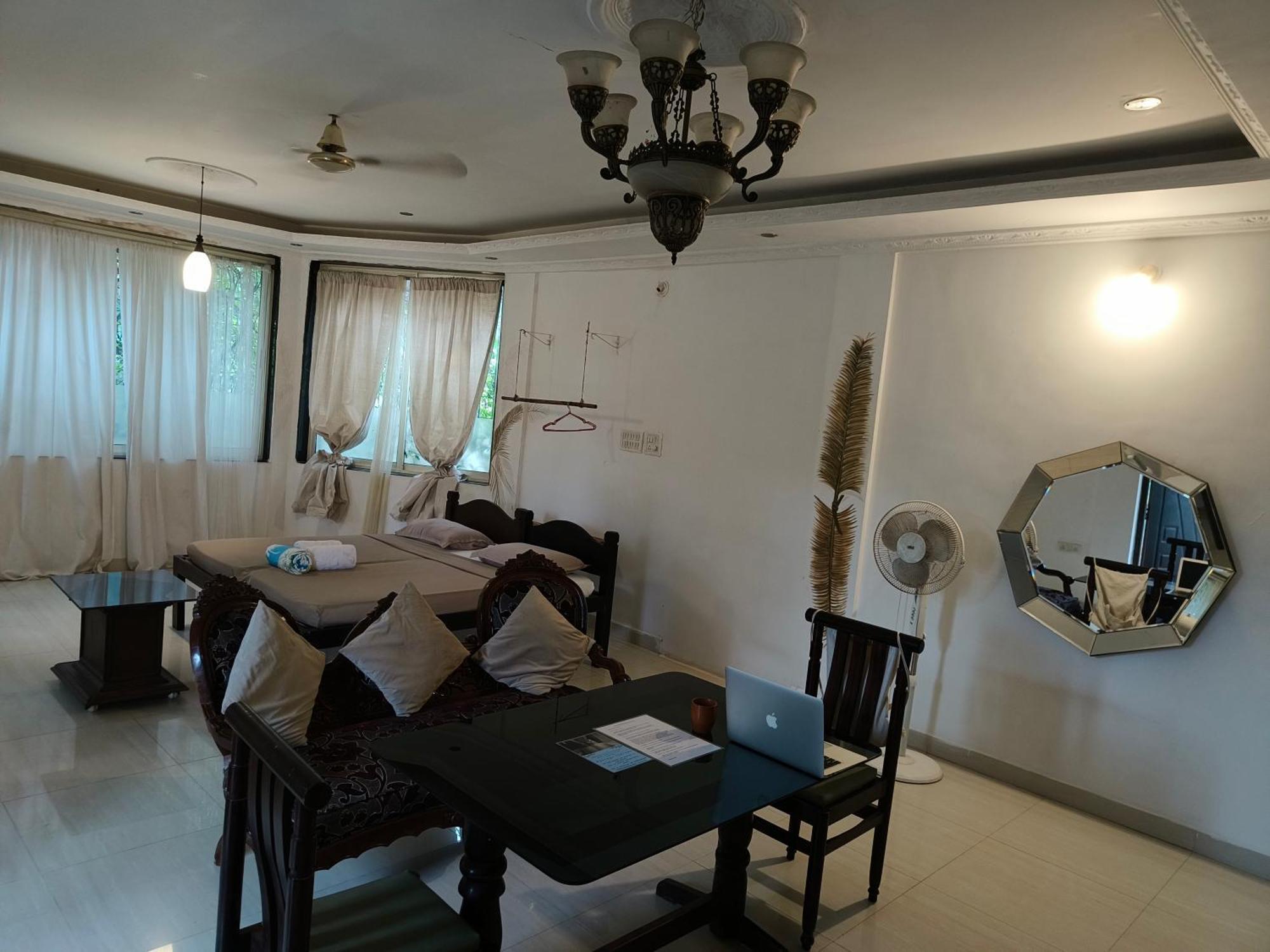 J-House, Spacious Apartments With Balconies, Thalassa 1Min Away Siolim Room photo