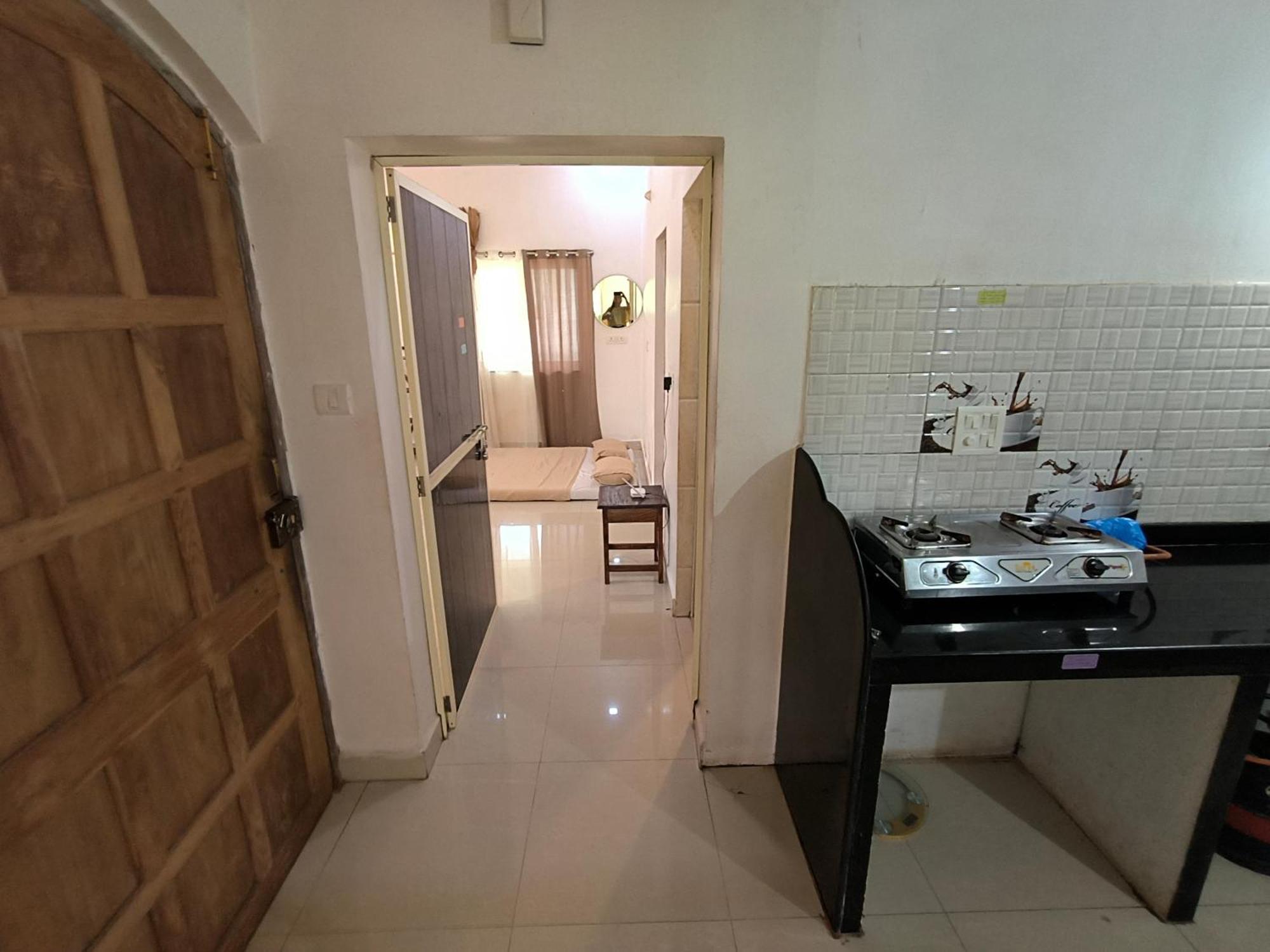 J-House, Spacious Apartments With Balconies, Thalassa 1Min Away Siolim Room photo