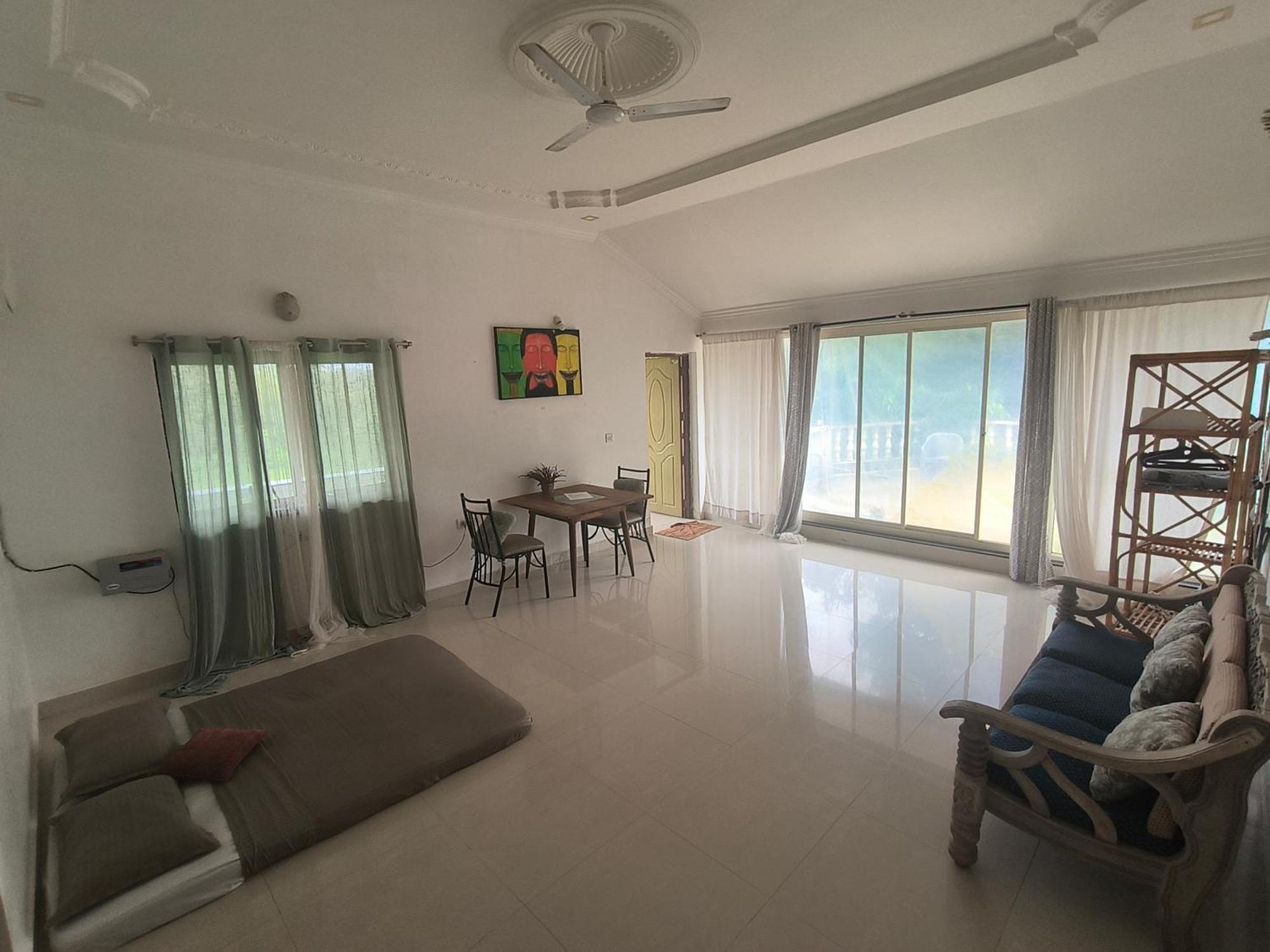 J-House, Spacious Apartments With Balconies, Thalassa 1Min Away Siolim Room photo